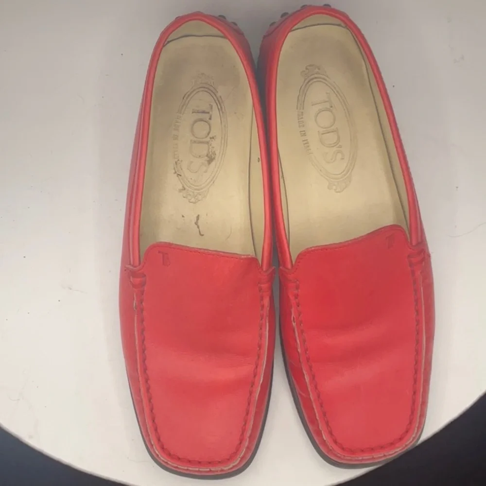 “TOD’S” GOMMINO Red Leather Slip On Driving Style Studded Detail Loafer. - Picture 5 of 16